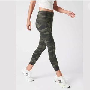 Athleta Camo Contender 7/8 Leggings